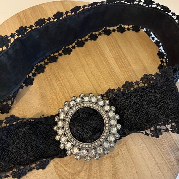 Black Floral Lace Wide Wrap Crystal Gem Round Embellished Buckle Free Size - Picture 1 of 8